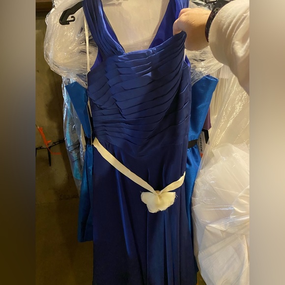 Cobalt blue off-the-shoulder chiffon - Picture 2 of 4